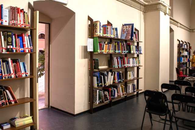 Bari, apre una biblioteca nel Palazzo della Citt�: �Il Comune diventi luogo di partecipazione�
